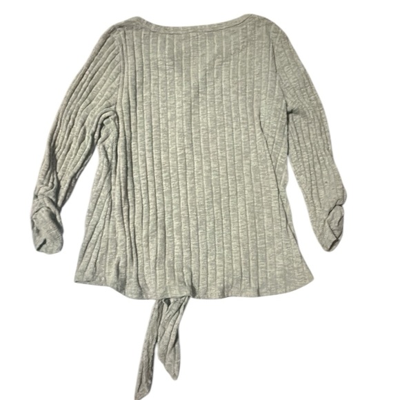 Maurices Womens Green Knit Tie Knot‎ Blouse Sz Large V-Neck With Buttons - Picture 3 of 3